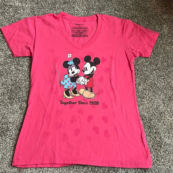 Disney’s Mickey and Minnie Mouse Shirt - Picture 1 of 3